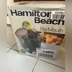 Hamilton Beach Big Mouth Juicer in Black